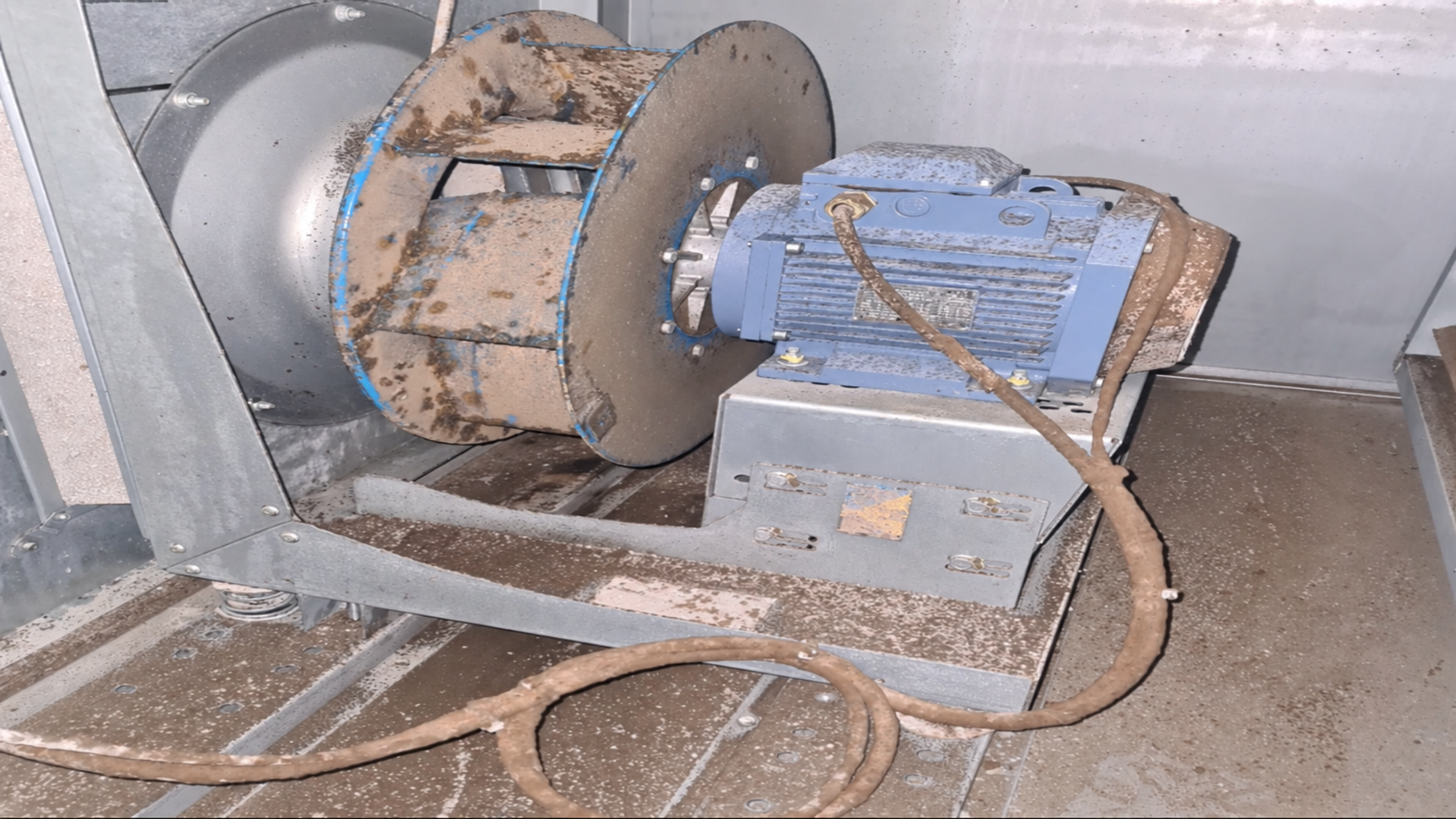 Turbine de centrale de traitement d'air avant nettoyage